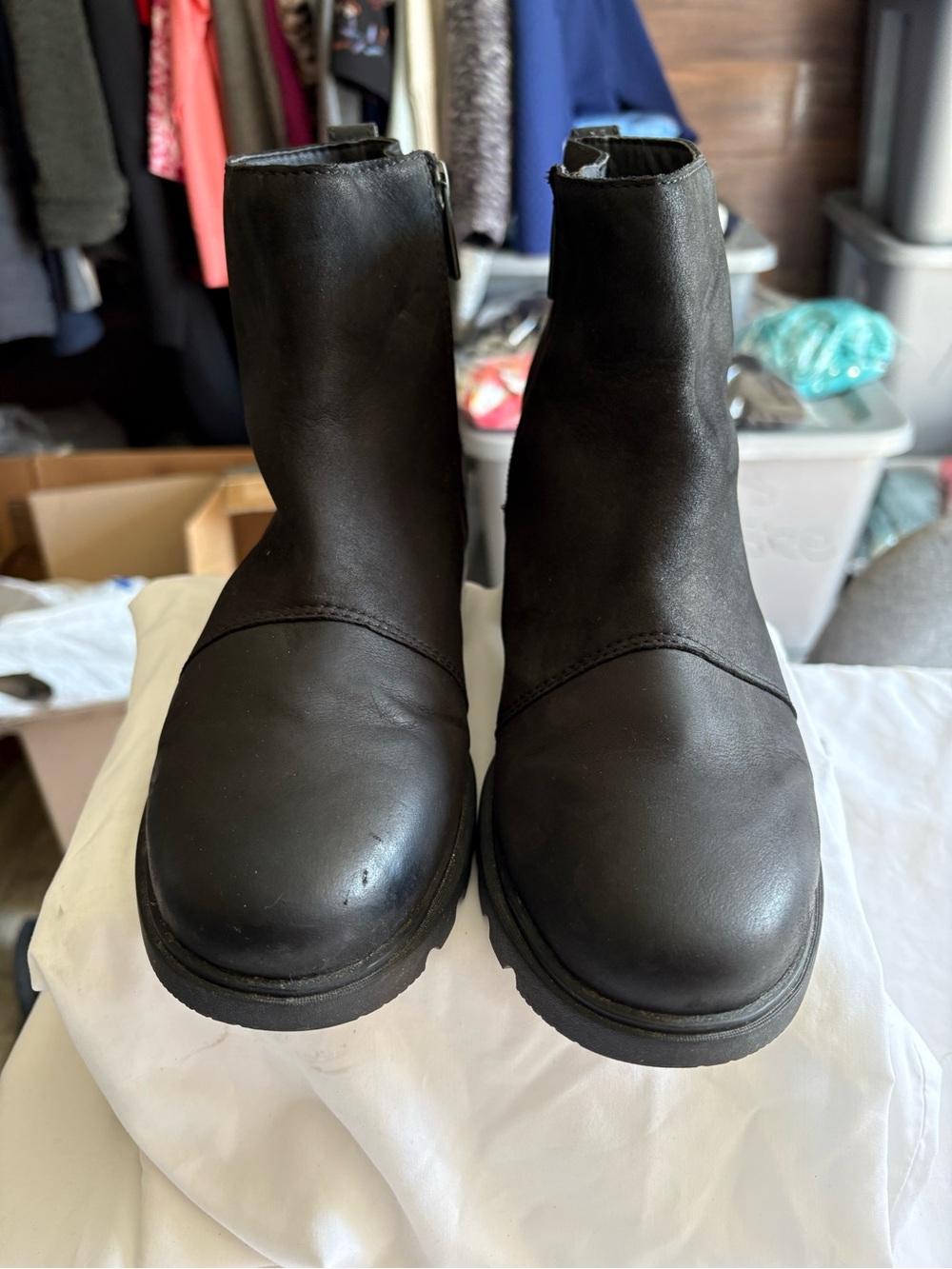 Sorel Black Leather Women's Ankle Booties with Side Zip